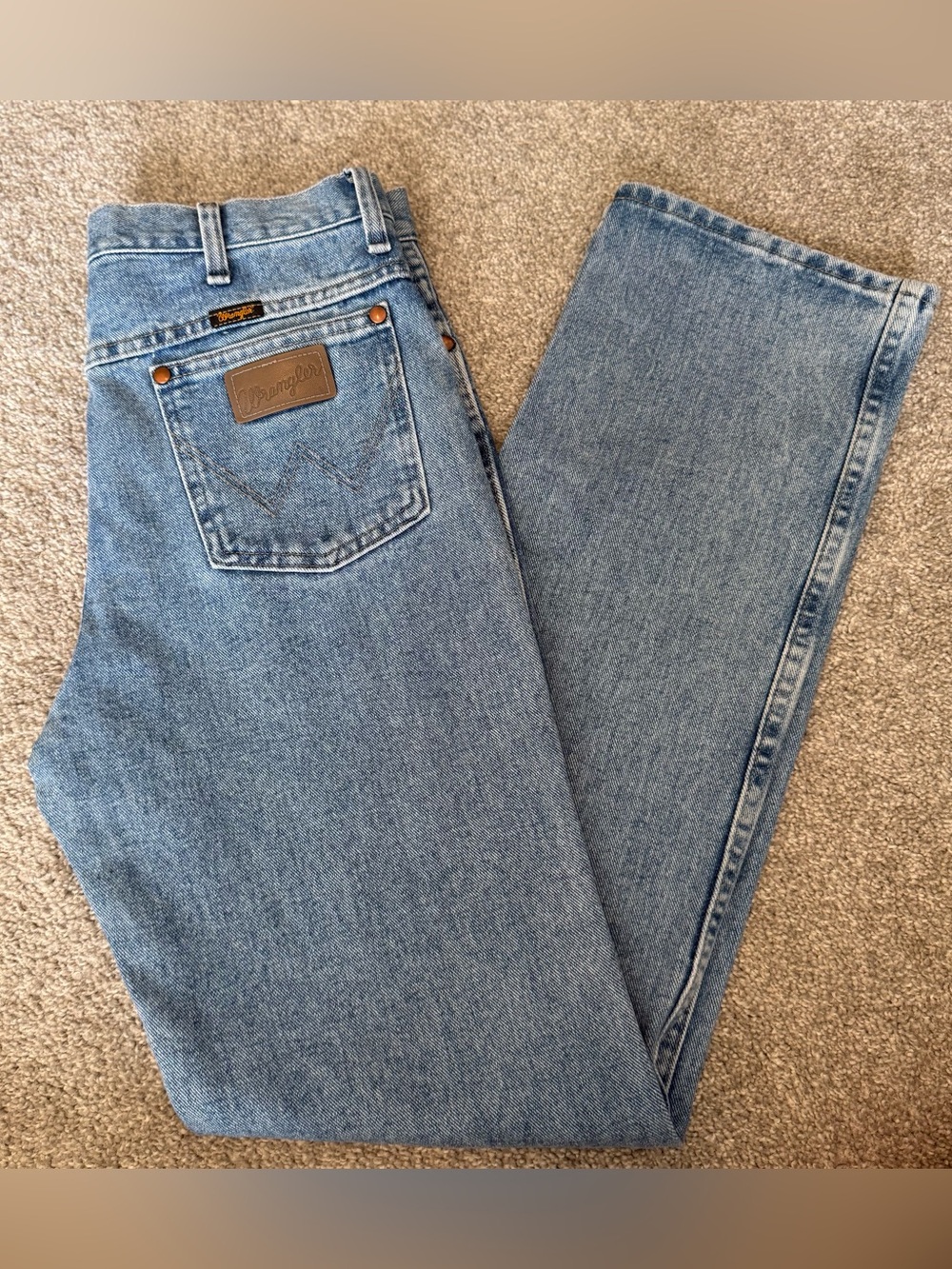 Wrangler Men's Light Wash Straight Jeans